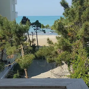 Aparthotel Arberia, Kryemëdhej
